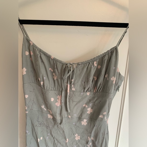 Wilfred
Bellow Mini Dress the color is a gorgeous muted green and pale pink SZ 8 - Picture 8 of 15